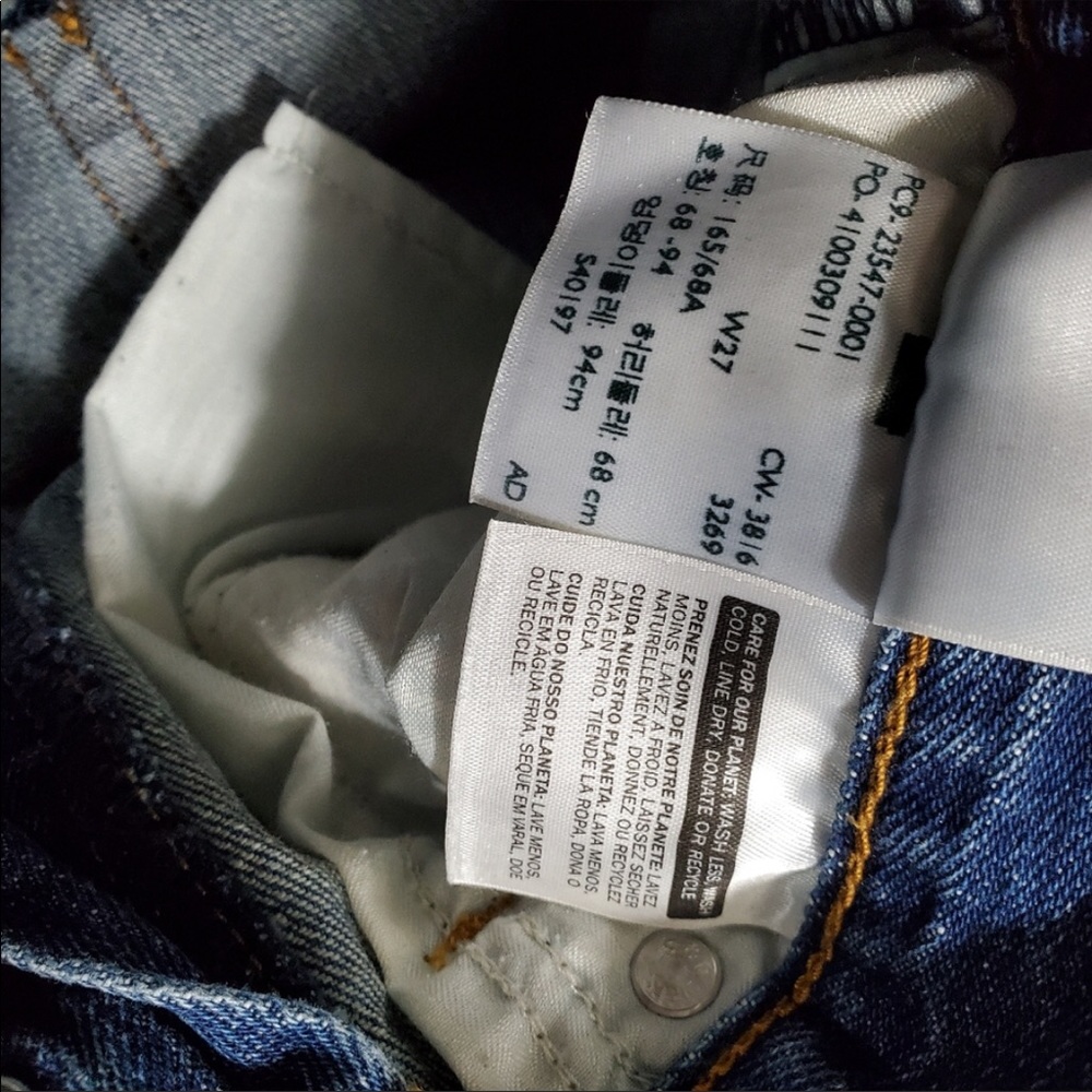 Levi's Wedgie High Rise Denim Shorts - Picture 9 of 9